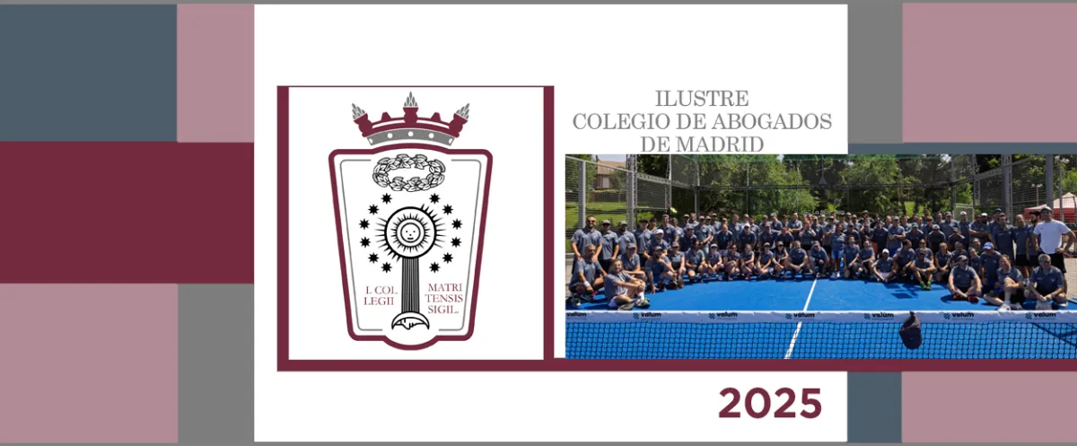 Foto de familia de los participantes del torneo de pádel del Ilustre Colegio de la Abogacía de Madrid